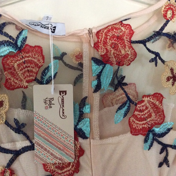 Layered Embroidered Mesh Formal/Prom Maxi Dress - Picture 4 of 5